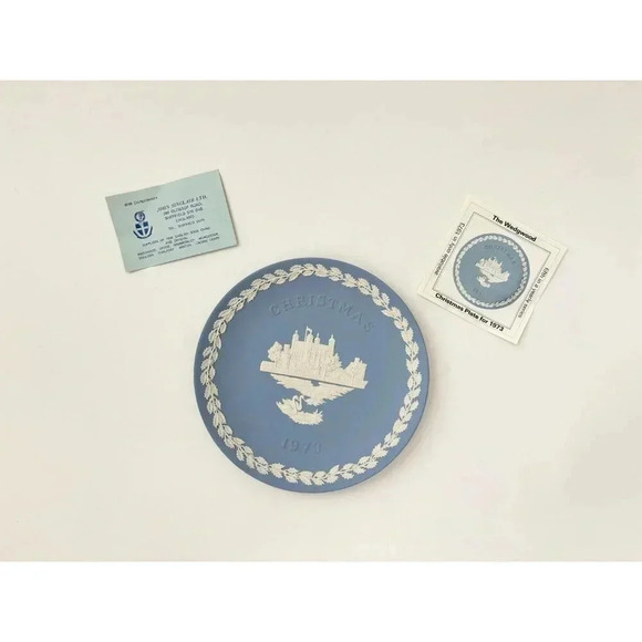 Tower of London Jasperwear Wedgewood 1973 8" Christmas Plate w/ Original box - Picture 7 of 10
